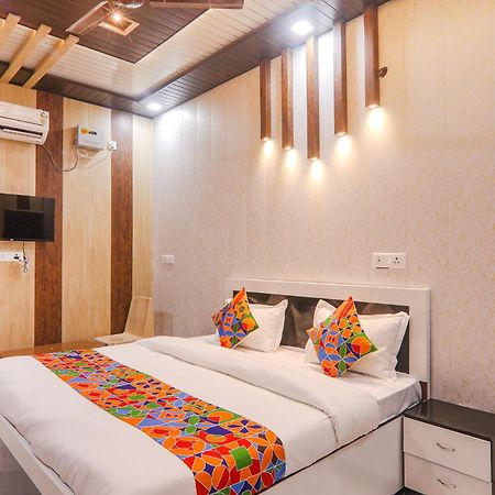 Fabhotel Uma Yugul Ayodhya Екстериор снимка