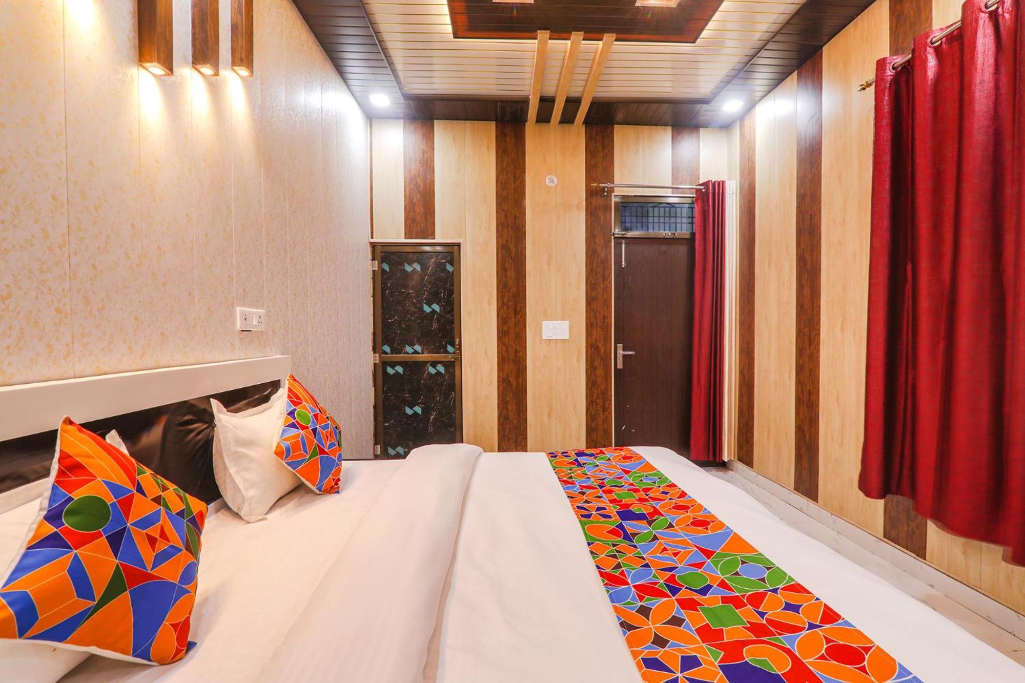 Fabhotel Uma Yugul Ayodhya Екстериор снимка