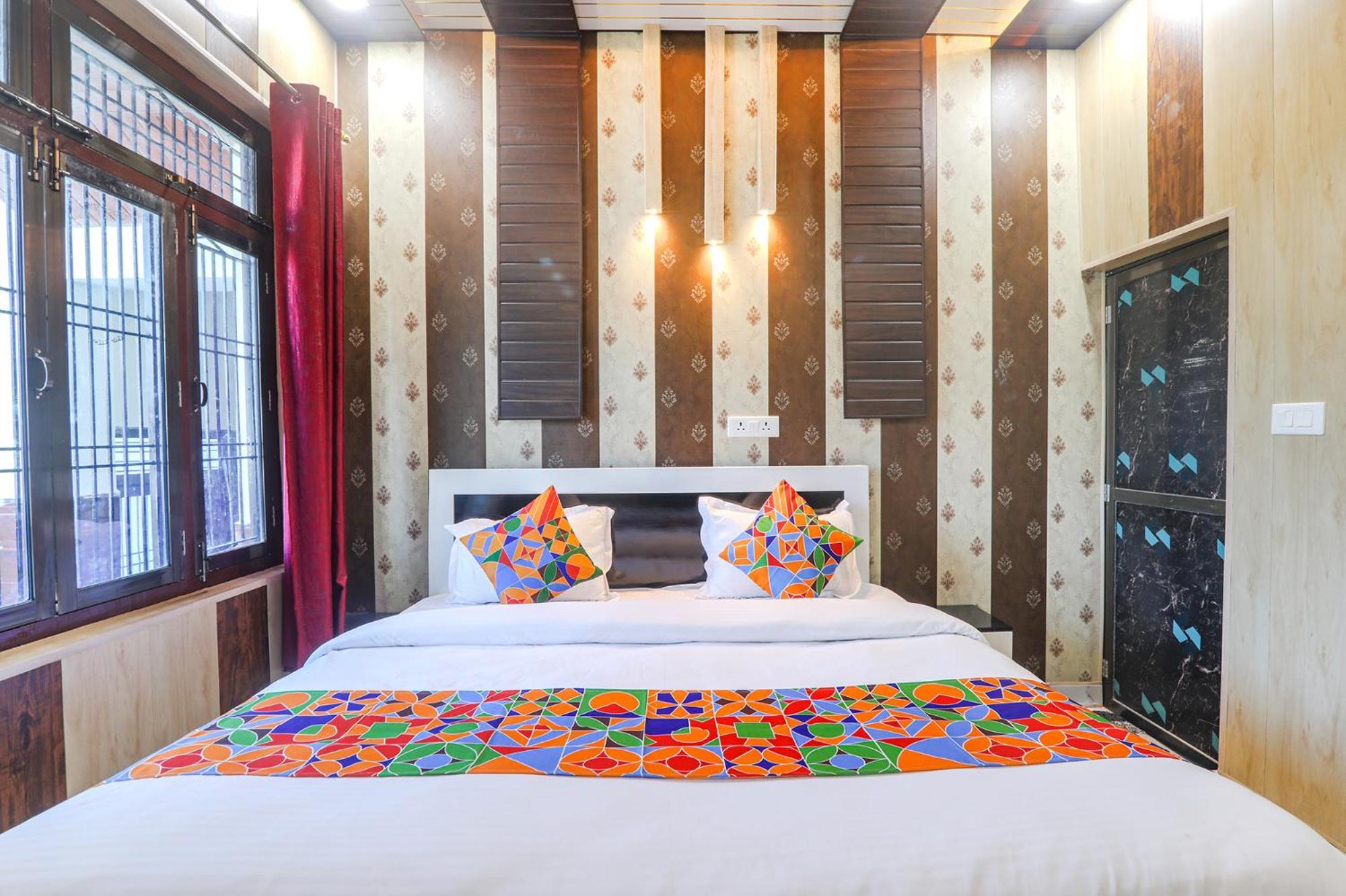 Fabhotel Uma Yugul Ayodhya Екстериор снимка